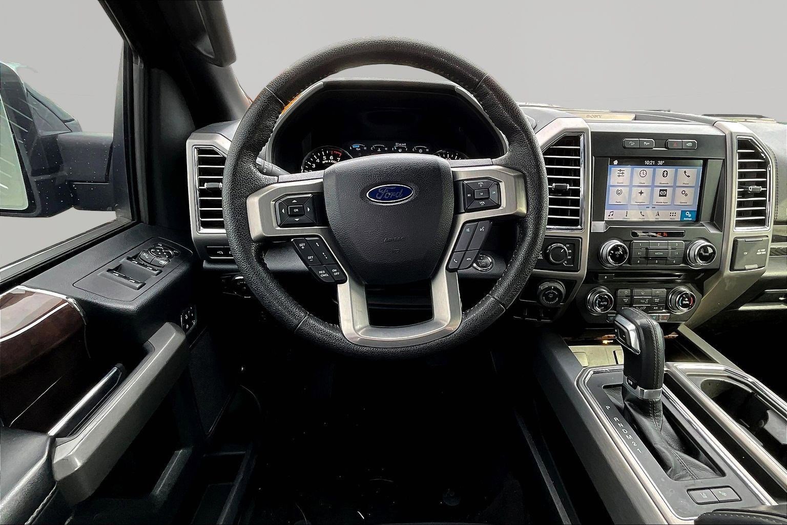 Used 2016 Ford F150 Platinum w/ Equipment Group 701A Luxury image 10