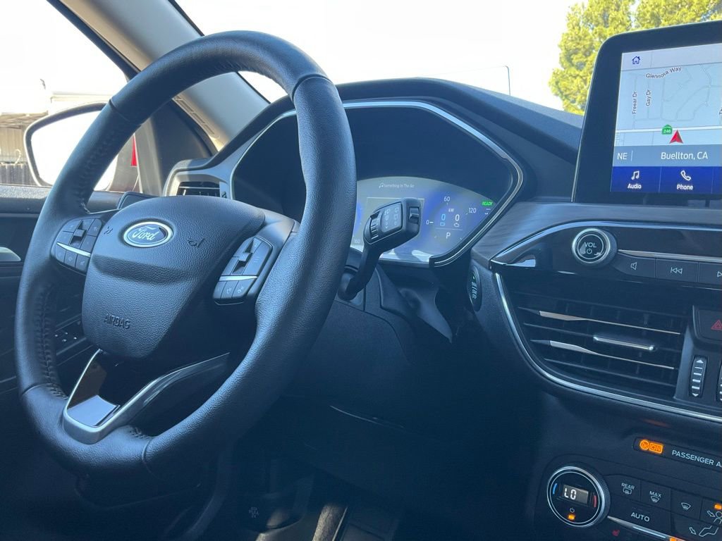 Used 2020 Ford Escape Titanium image 44