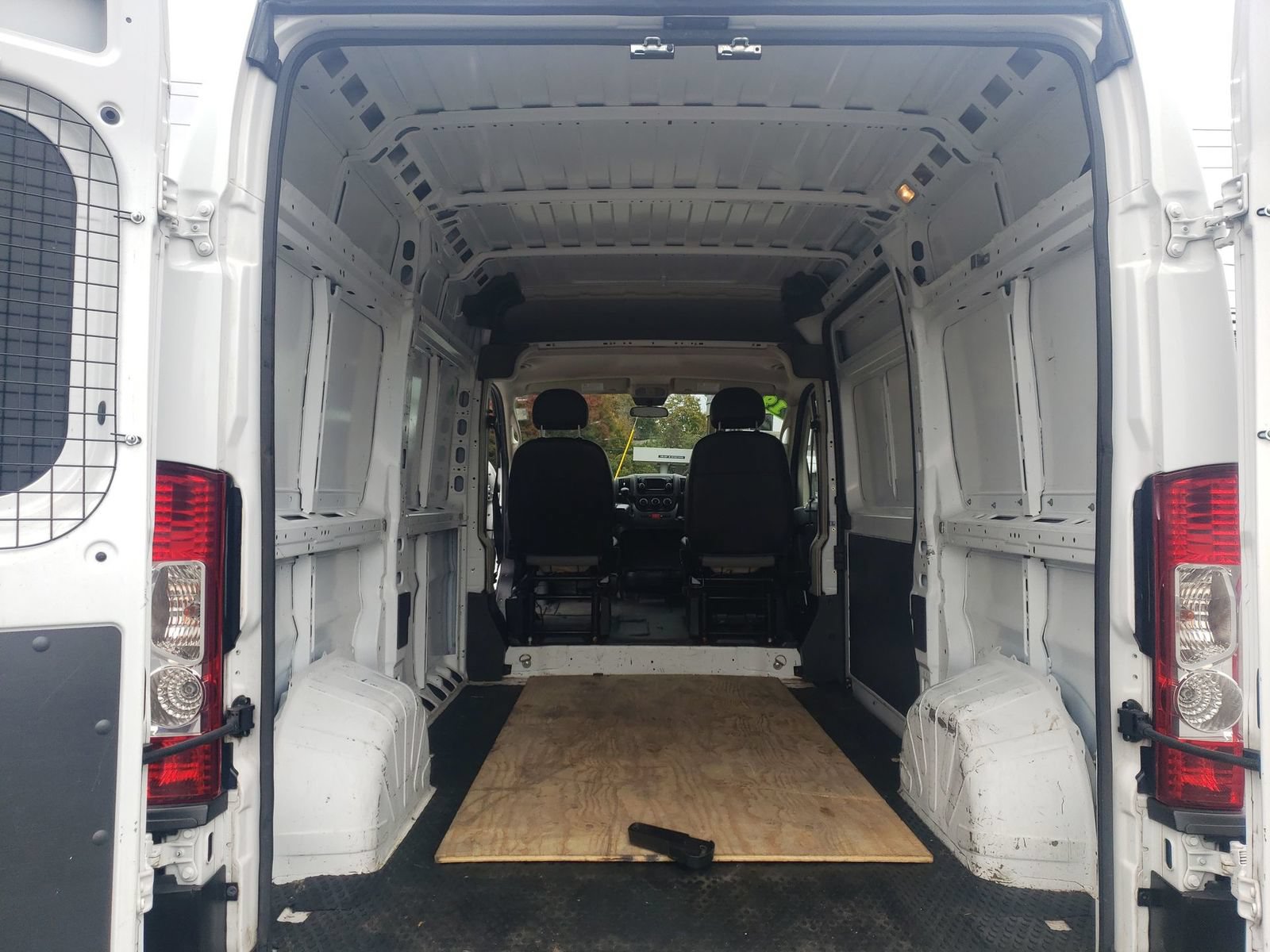 Used 2019 RAM ProMaster 2500 FWD image 4