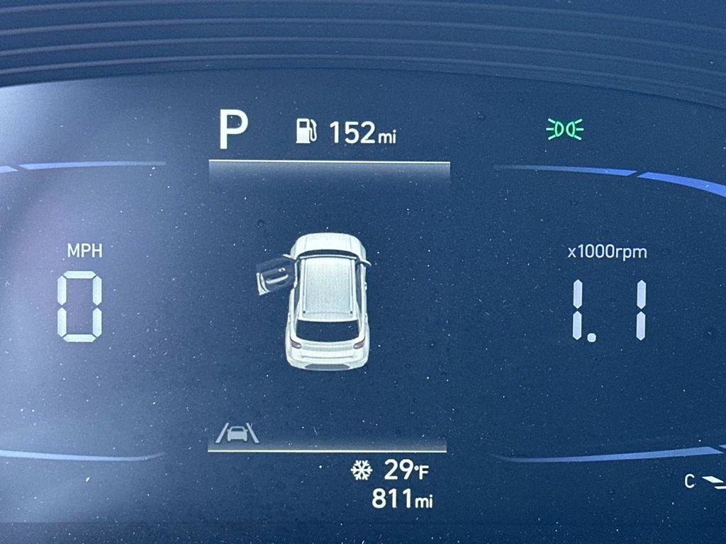 Used 2024 Hyundai Venue Limited image 20