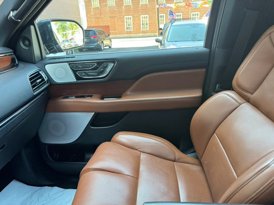 Used 2020 Lincoln Navigator Reserve w/ Luxury Package AWD/4WD image 26