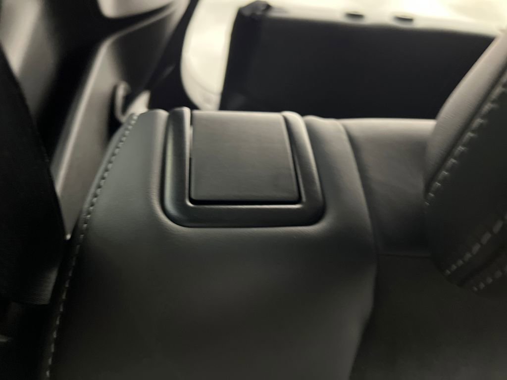 Used 2025 Mitsubishi Outlander SE image 20