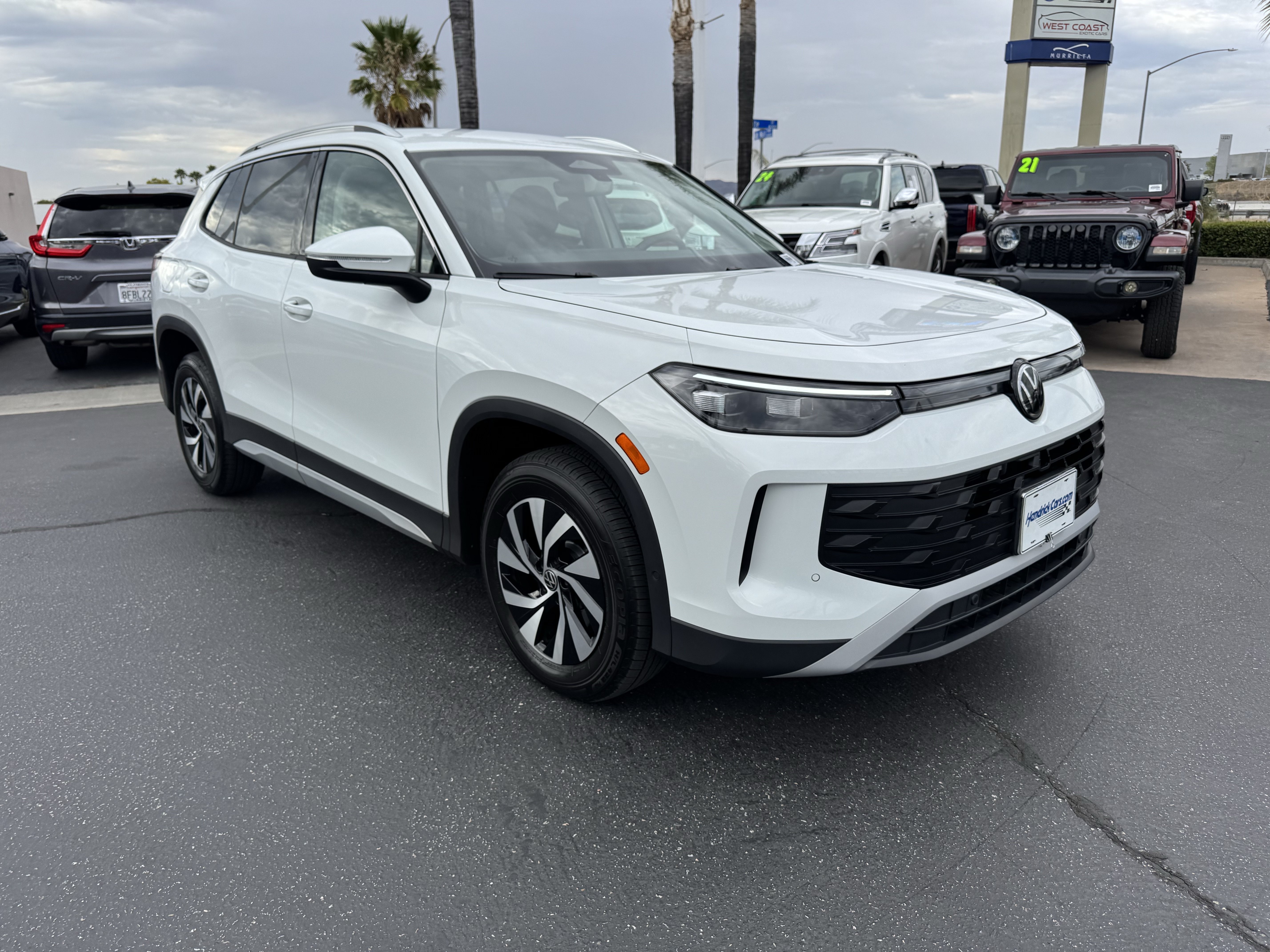 Certified 2025 Volkswagen Tiguan S AWD/4WD image 2