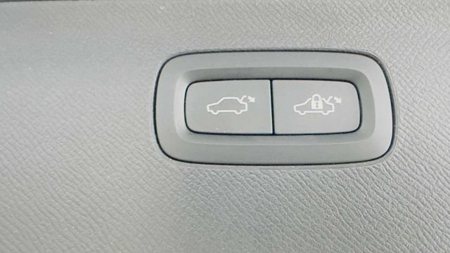 Used 2016 Volvo XC90 T5 Inscription w/ Vision Package AWD/4WD image 35