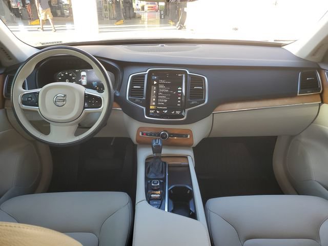 Used 2021 Volvo XC90 T6 Momentum w/ Climate Package AWD/4WD image 11