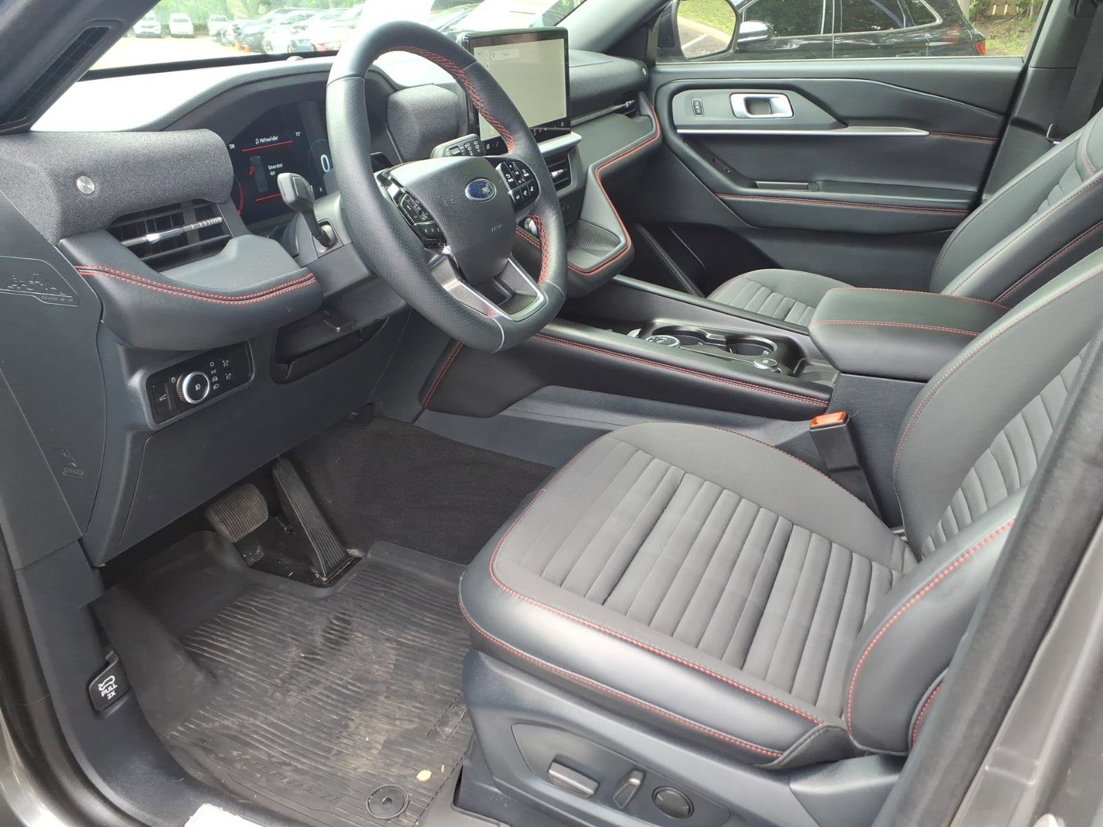 Certified 2025 Ford Explorer ST-Line w/ ST-Line Street Pack AWD/4WD image 11