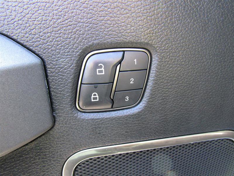 Used 2018 Ford F150 Raptor w/ Equipment Group 802A Luxury image 11