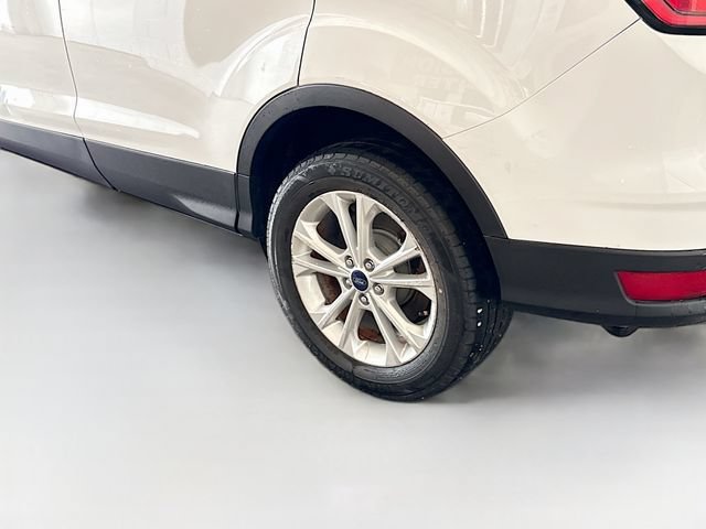 Used 2017 Ford Escape SE w/ SE Cold Weather Package AWD/4WD image 29