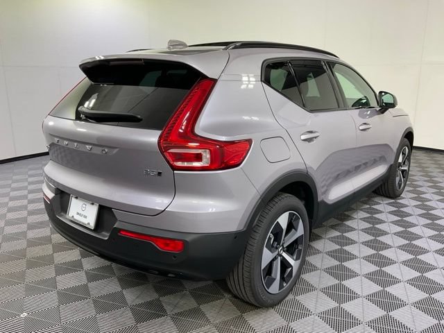 New 2026 Volvo XC40 B5 Plus w/ Protection Package Premier AWD/4WD image 9