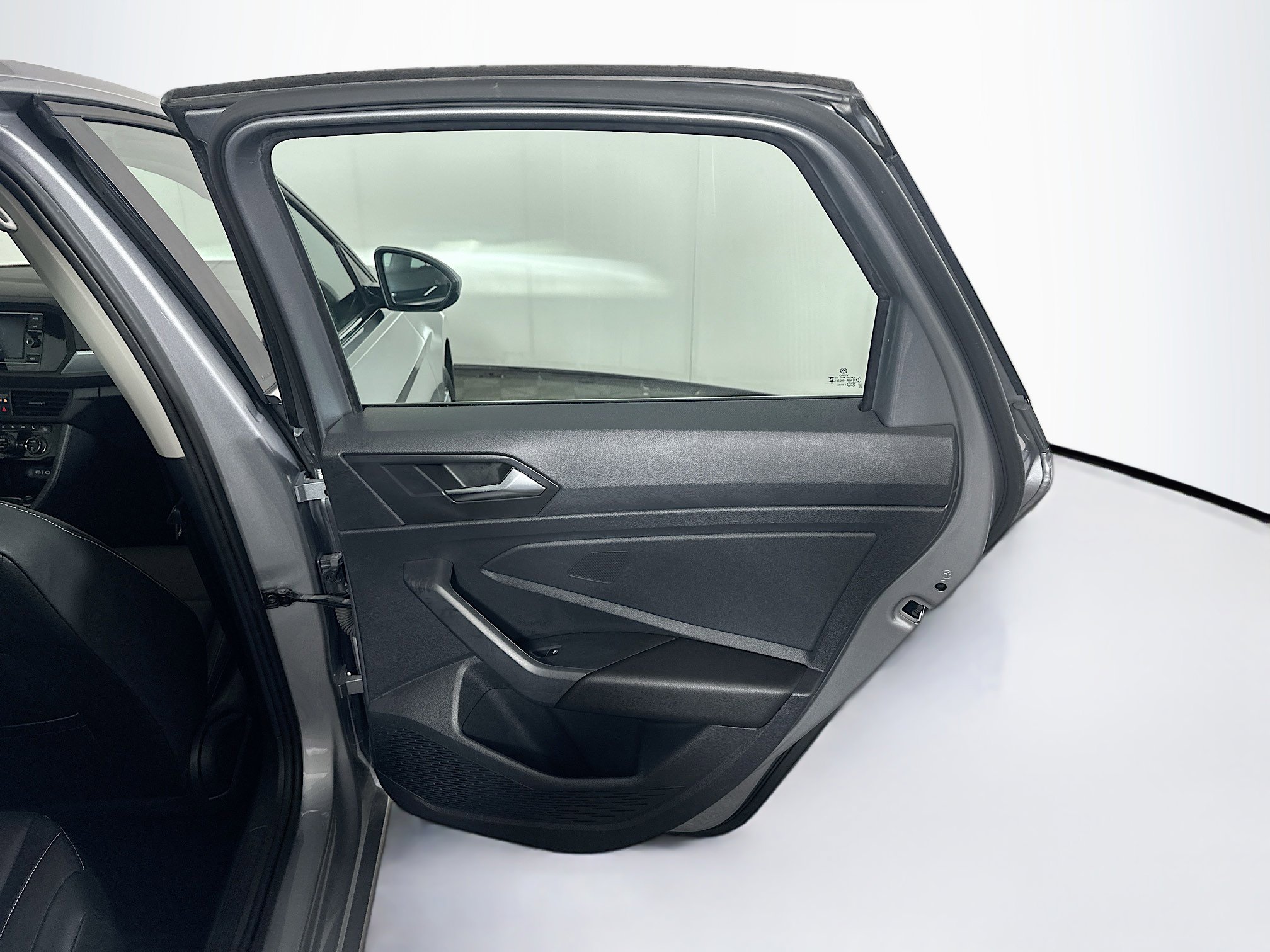 Used 2024 Volkswagen Jetta SE image 31