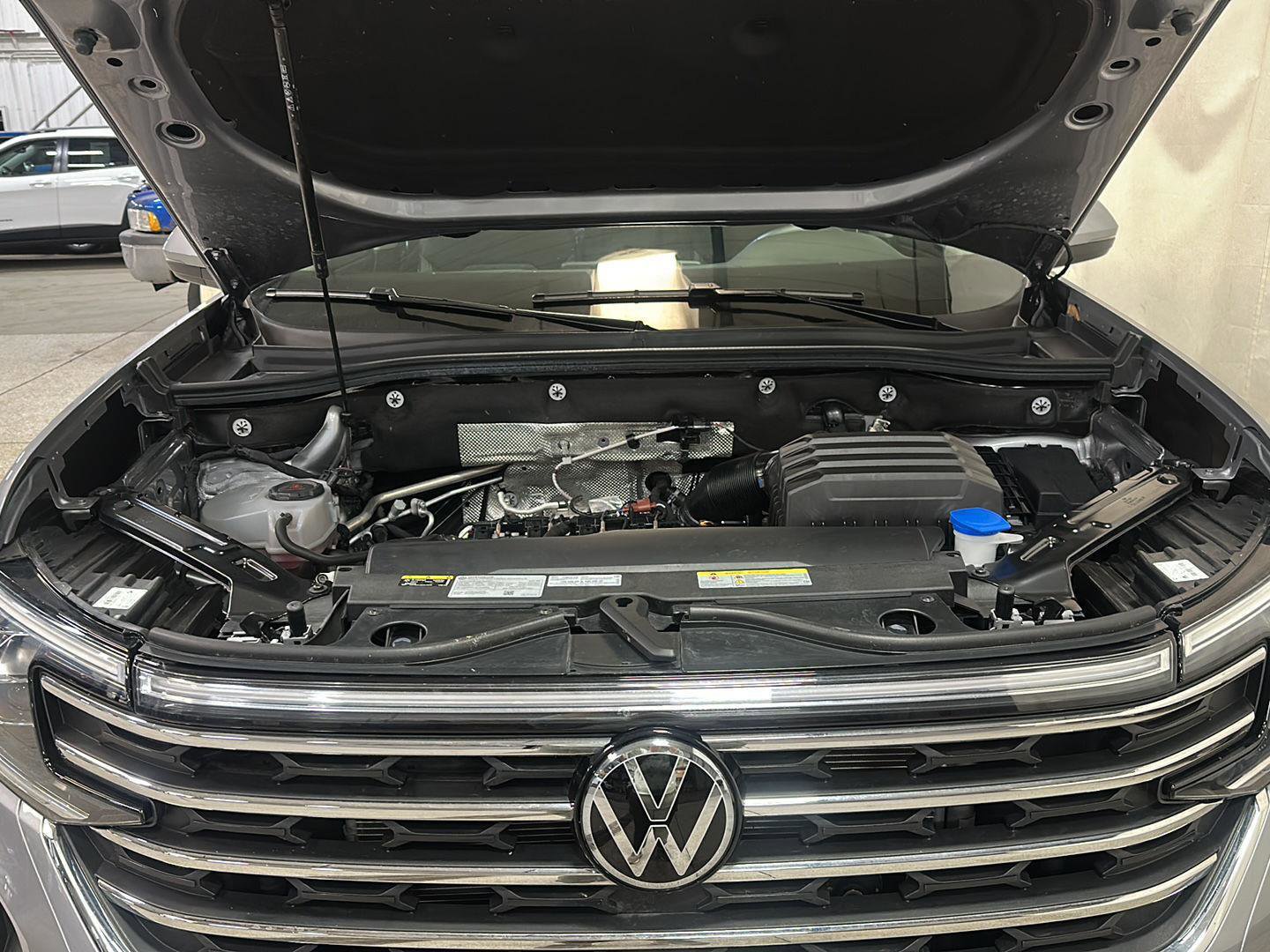 Used 2025 Volkswagen Atlas SE image 13
