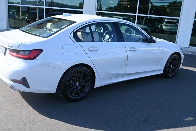 Used 2019 BMW 330i xDrive Sedan w/ Convenience Package AWD/4WD image 4
