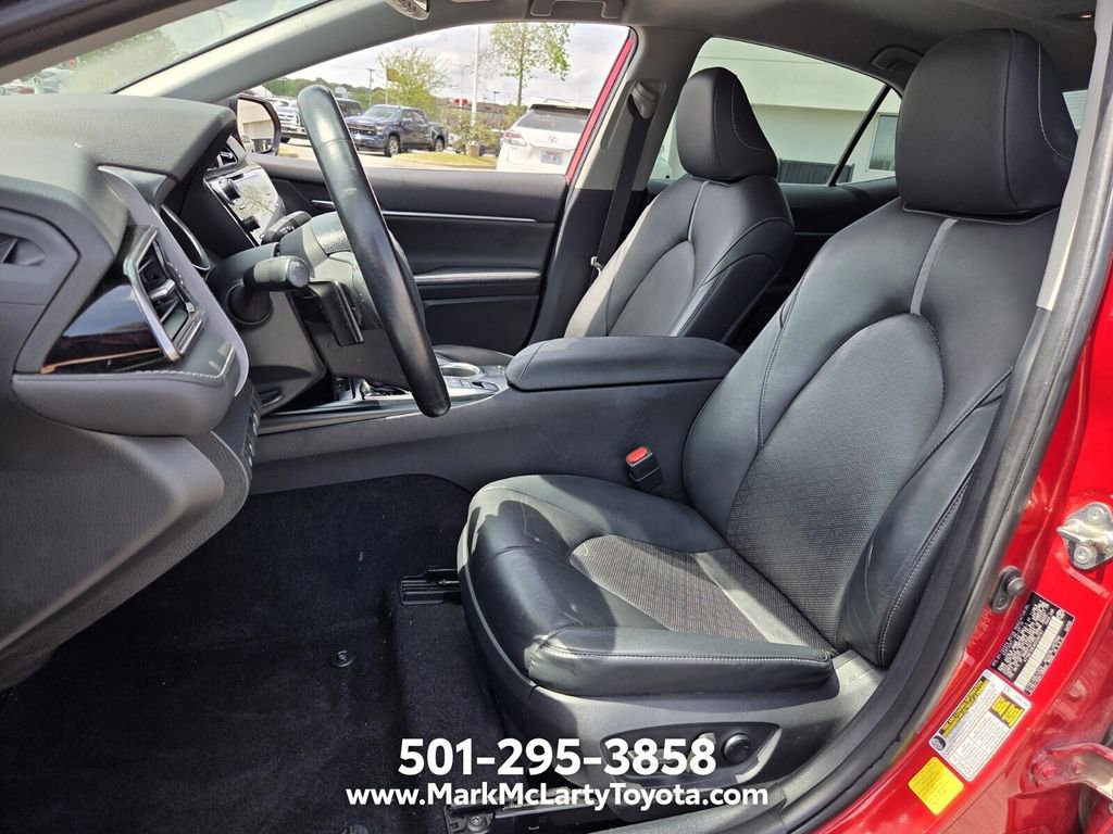 Used 2019 Toyota Camry XSE FWD image 9