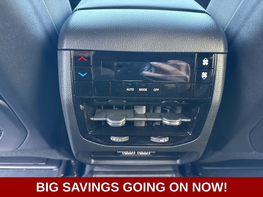 New 2025 Jeep Grand Cherokee L Laredo image 37