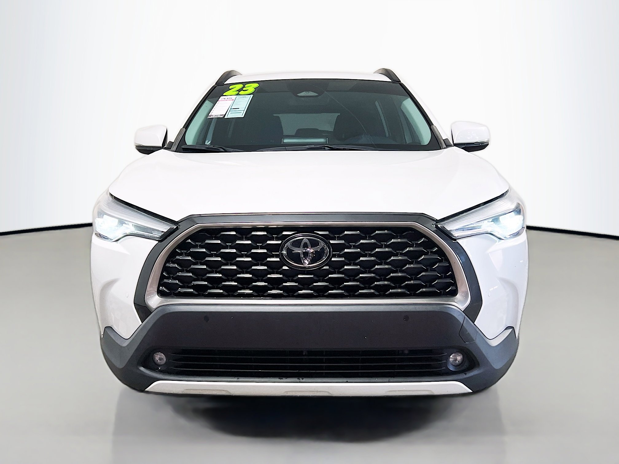 Used 2023 Toyota Corolla Cross XLE FWD image 11