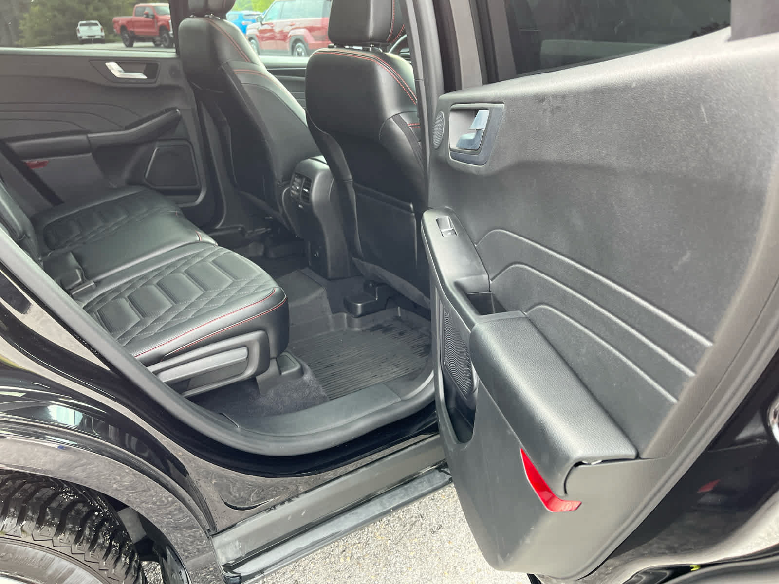 Used 2023 Ford Escape ST-Line Elite w/ Premium Technology Package AWD/4WD image 28