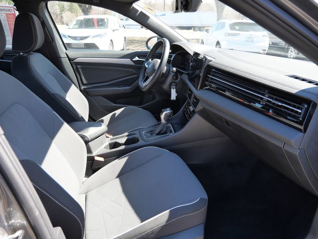 Used 2025 Volkswagen Jetta Sport image 17