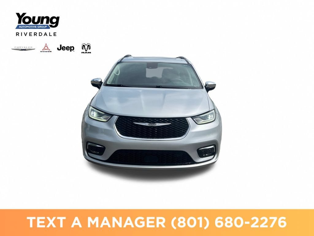 Used 2023 Chrysler Pacifica Limited w/ Uconnect Theater Family Group AWD/4WD image 8