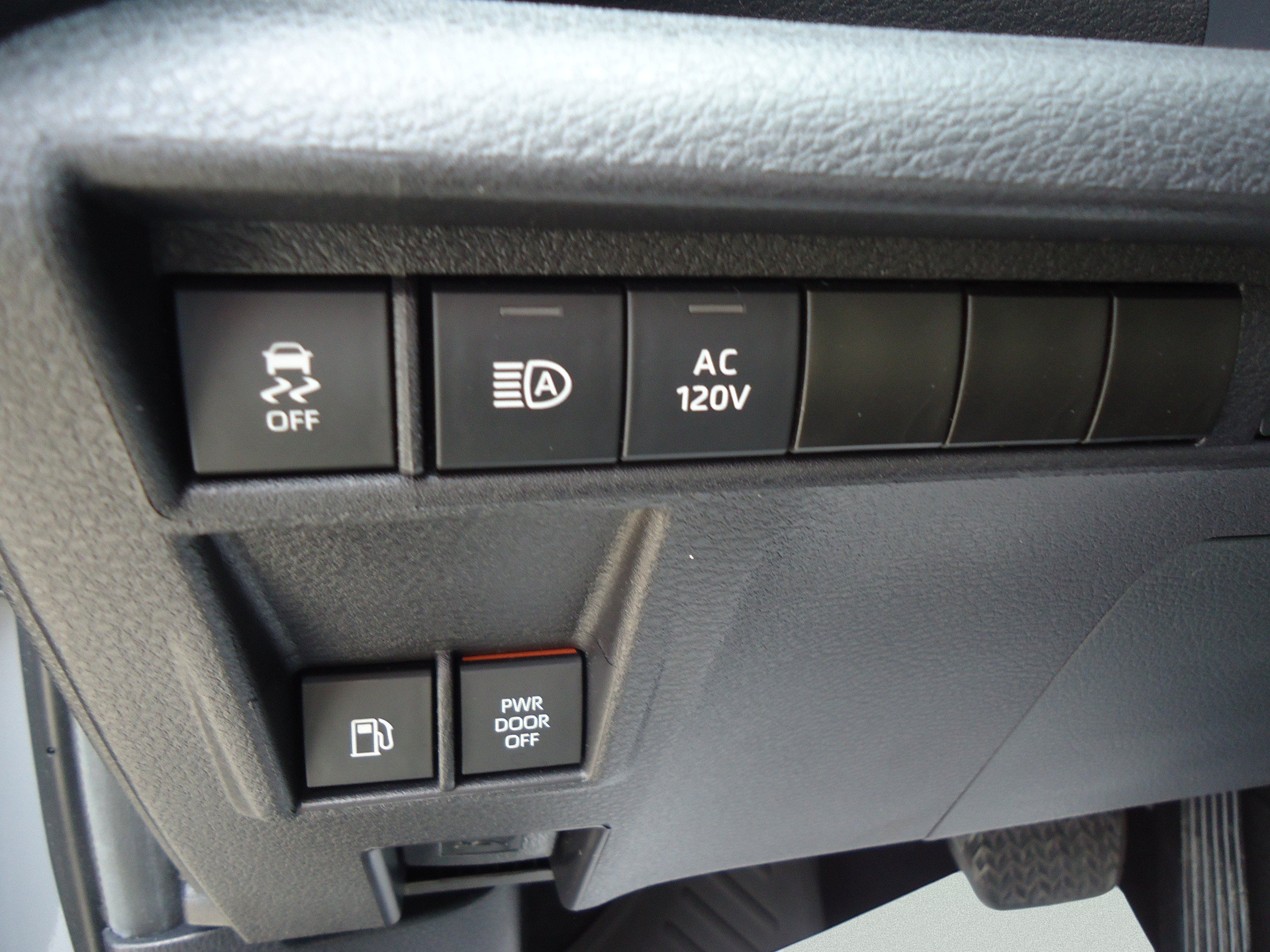 Used 2025 Toyota Sienna XLE Woodland Edition AWD/4WD image 15