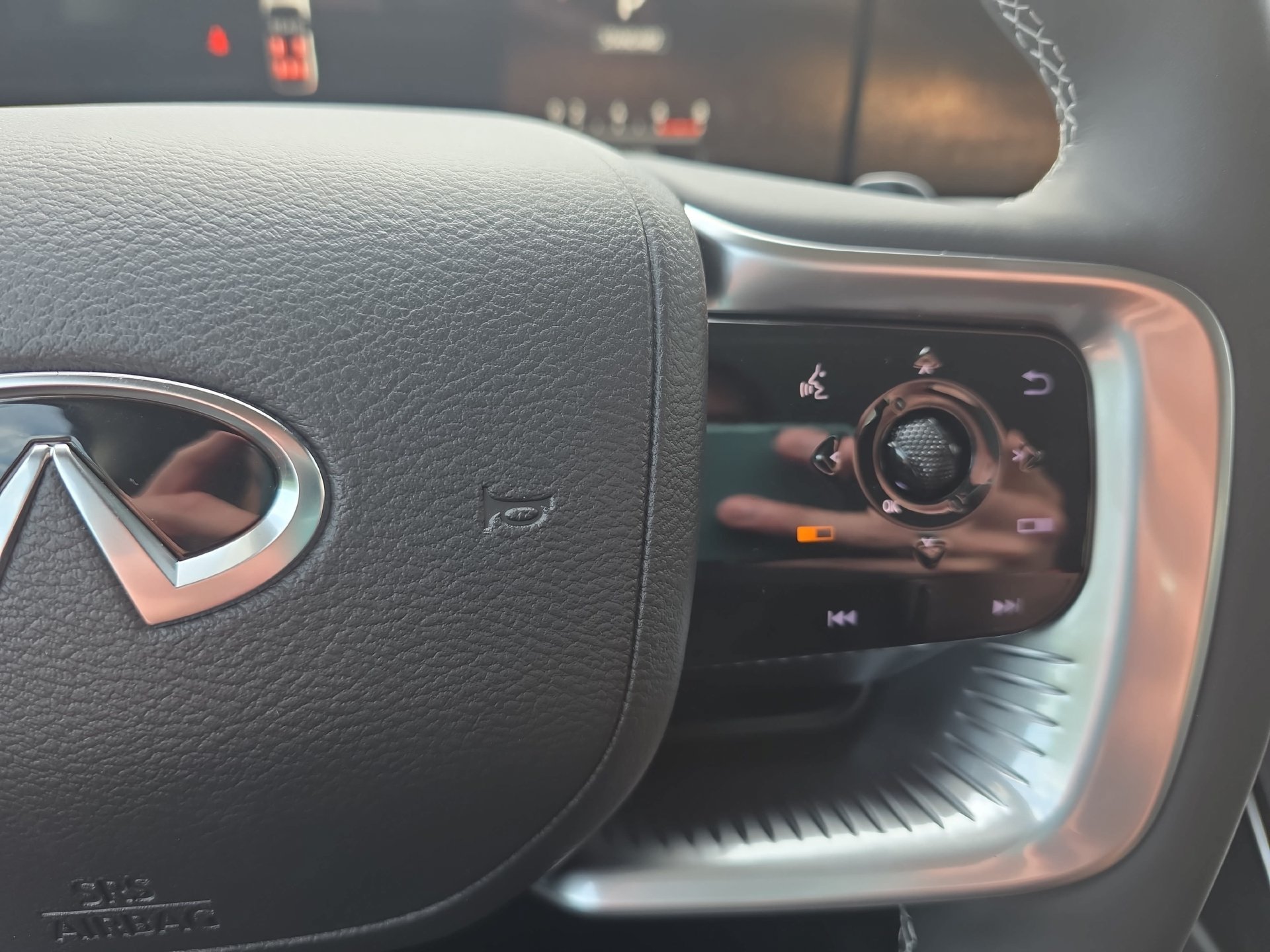 New 2026 INFINITI QX80 Luxe w/ Cargo Package RWD image 18