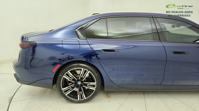 Used 2023 BMW 760i xDrive AWD/4WD image 12