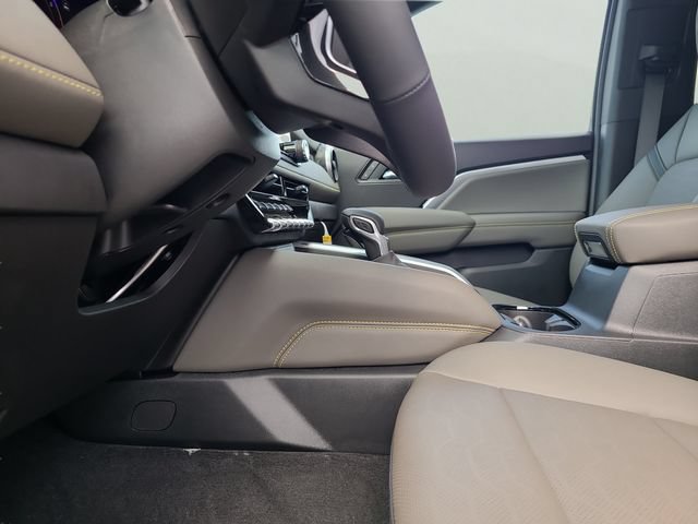 New 2026 Chevrolet Colorado ZR2 w/ Technology Package AWD/4WD image 18