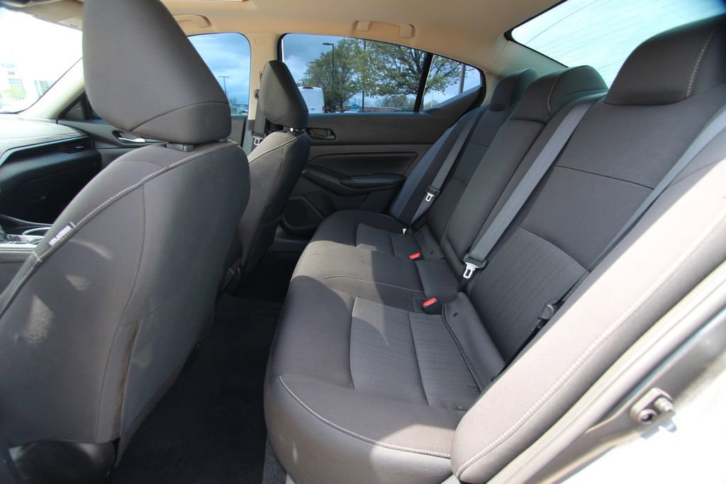 Used 2024 Nissan Altima 2.5 SV w/ SV Premium Package AWD/4WD image 7