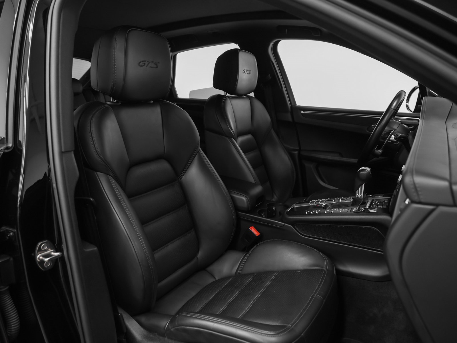 Used 2021 Porsche Macan GTS image 24