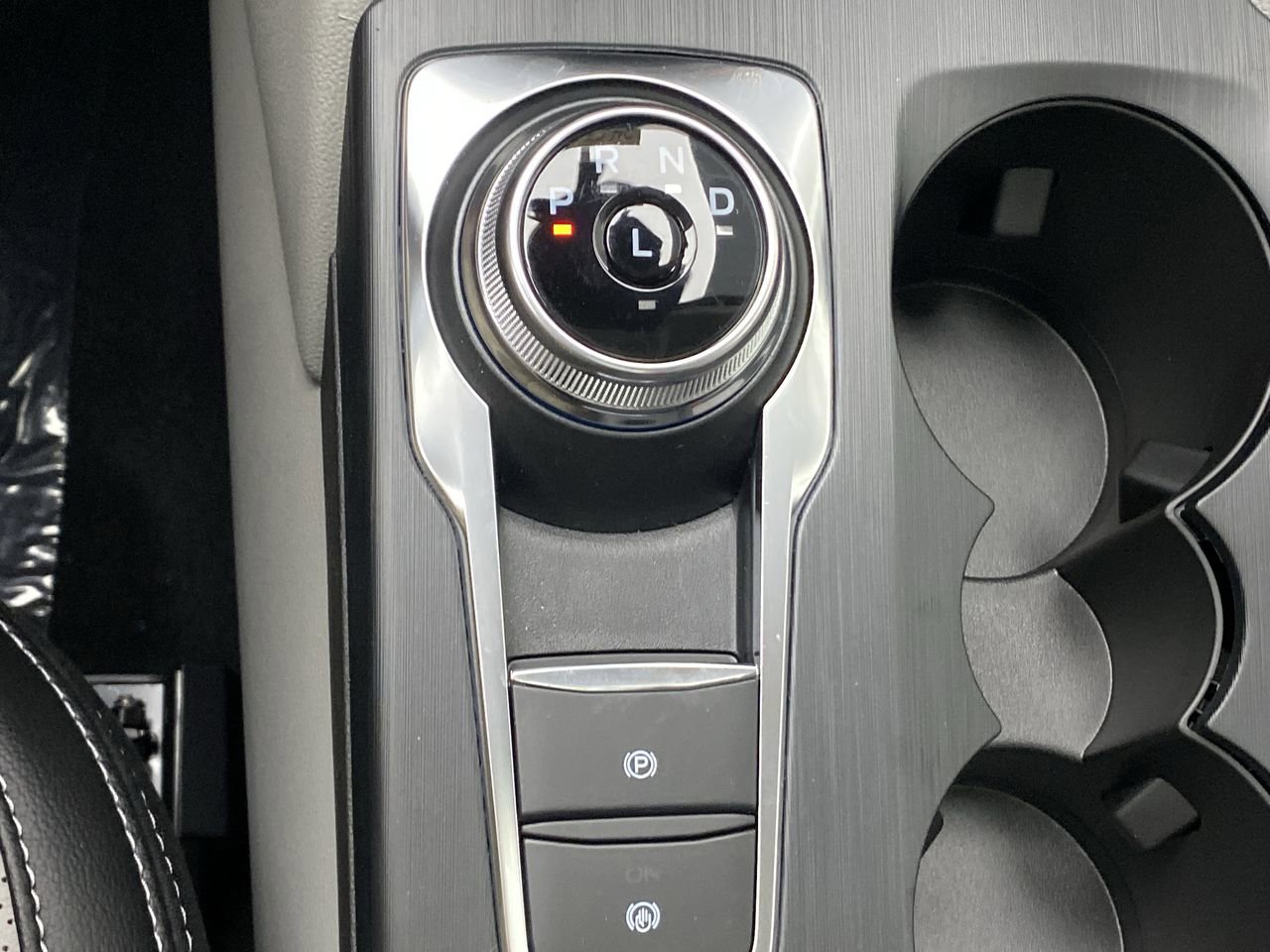 New 2024 Ford Escape SE w/ PHEV Premium Package FWD image 24