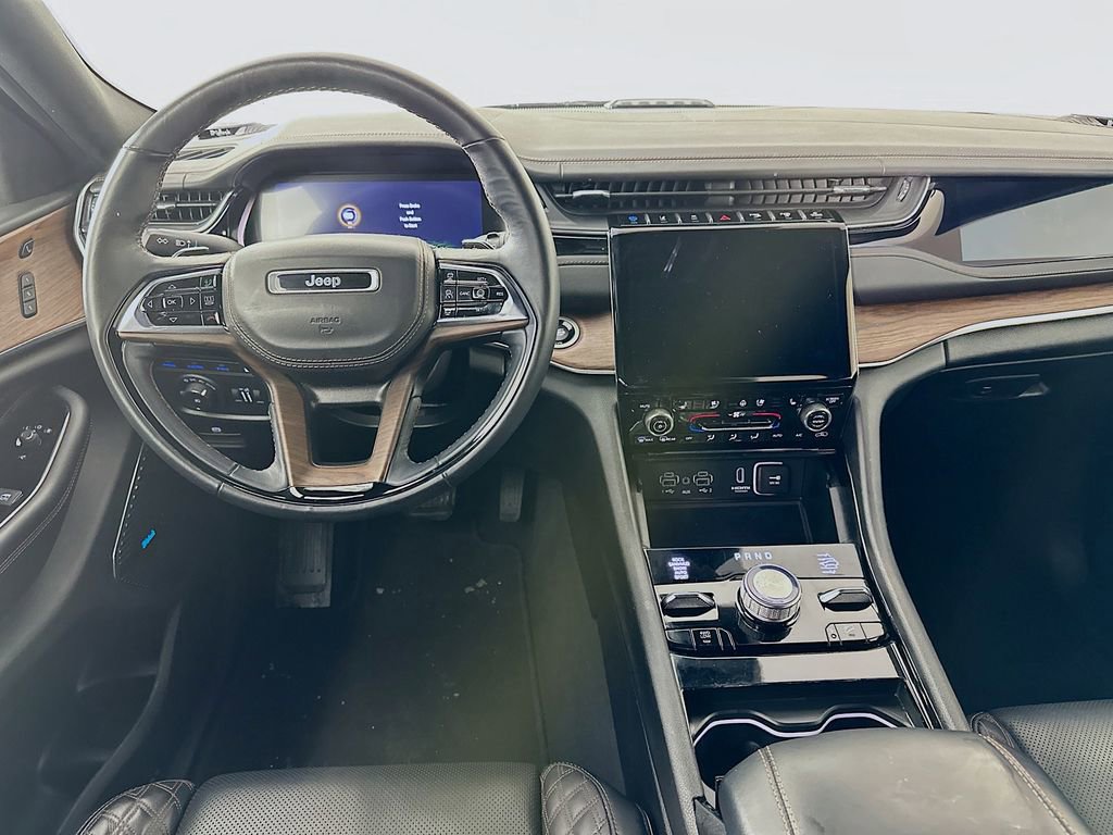 Used 2022 Jeep Grand Cherokee Summit w/ Luxury Tech Group V image 30