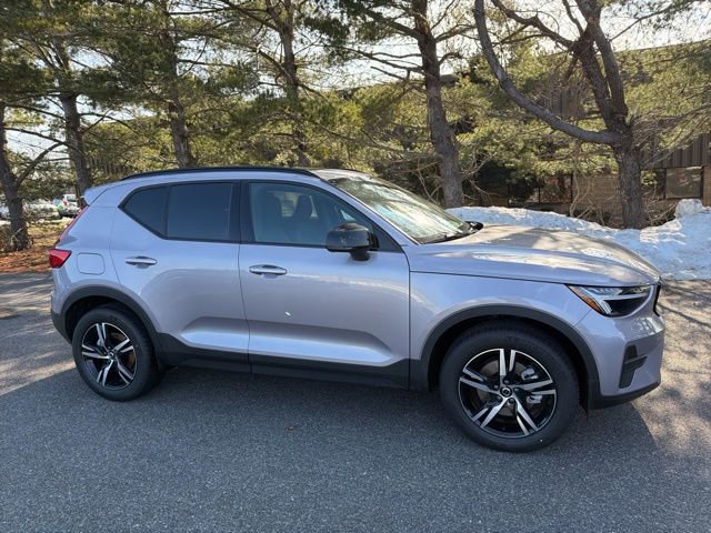 New 2026 Volvo XC40 B5 Core w/ Protection Package Premier image 2