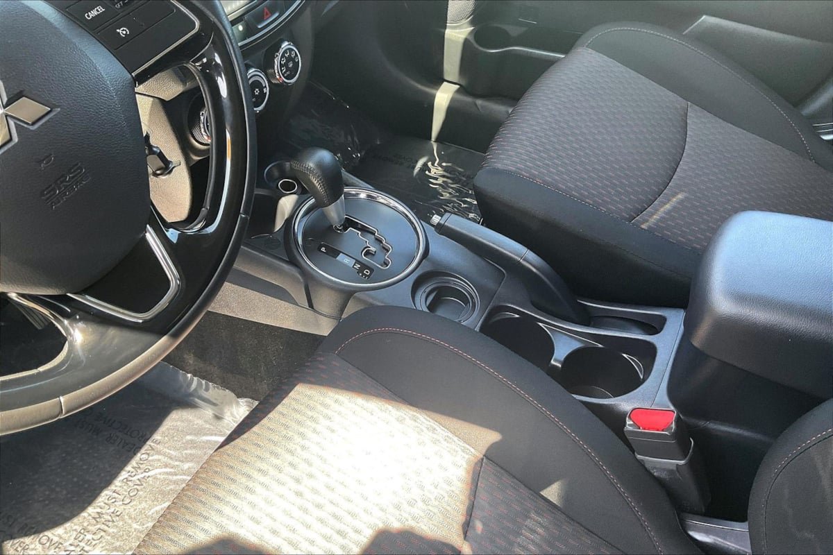 Used 2017 Mitsubishi Outlander Sport ES FWD image 15