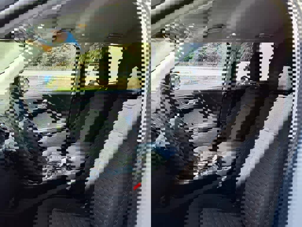 Used 2019 Ford Edge SE image 9