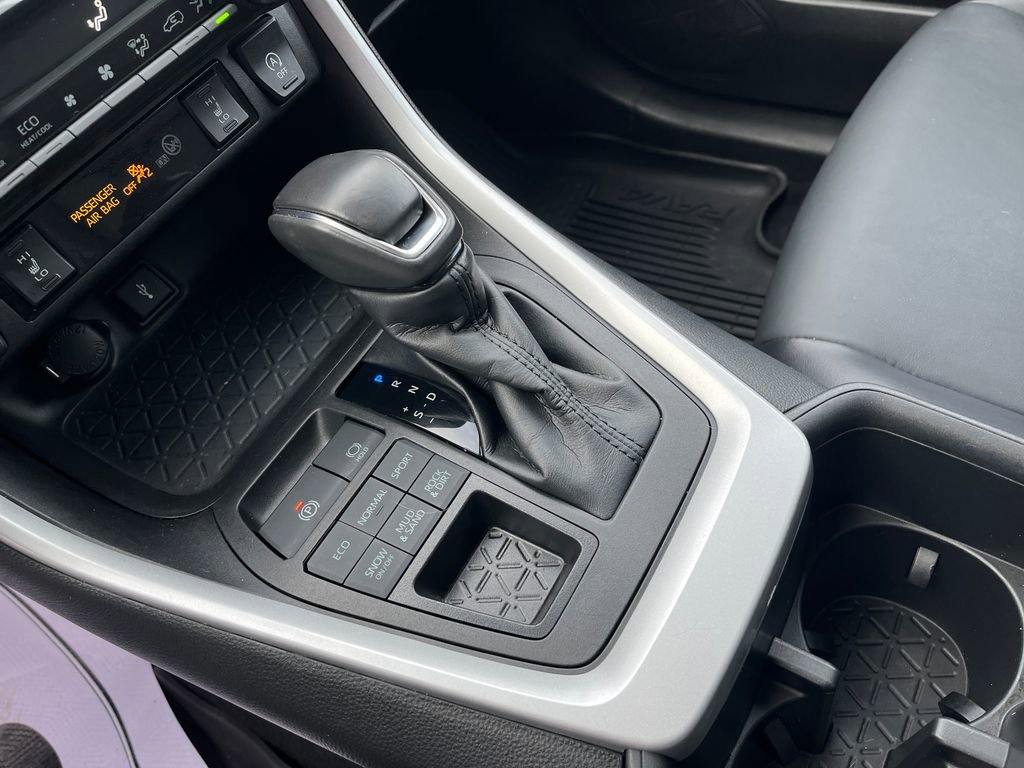 Certified 2022 Toyota RAV4 XLE Premium image 28