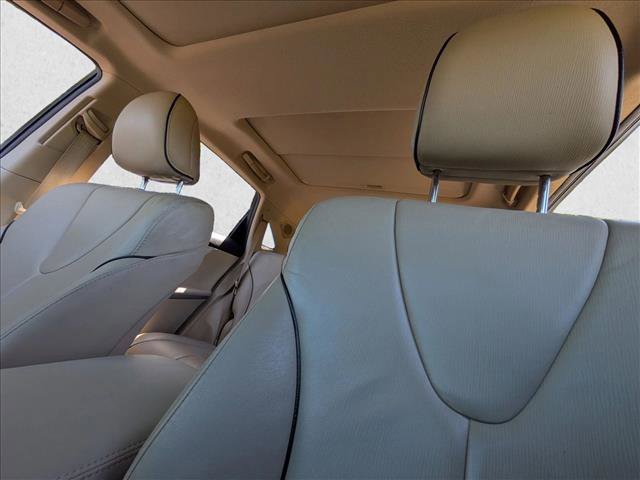 Used 2010 Toyota Venza AWD image 16