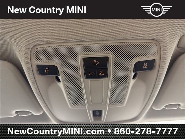 Used 2018 INFINITI QX30 Premium w/ Navigation Package image 27