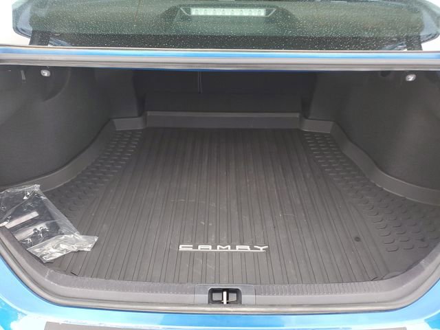 Used 2020 Toyota Camry XSE image 9