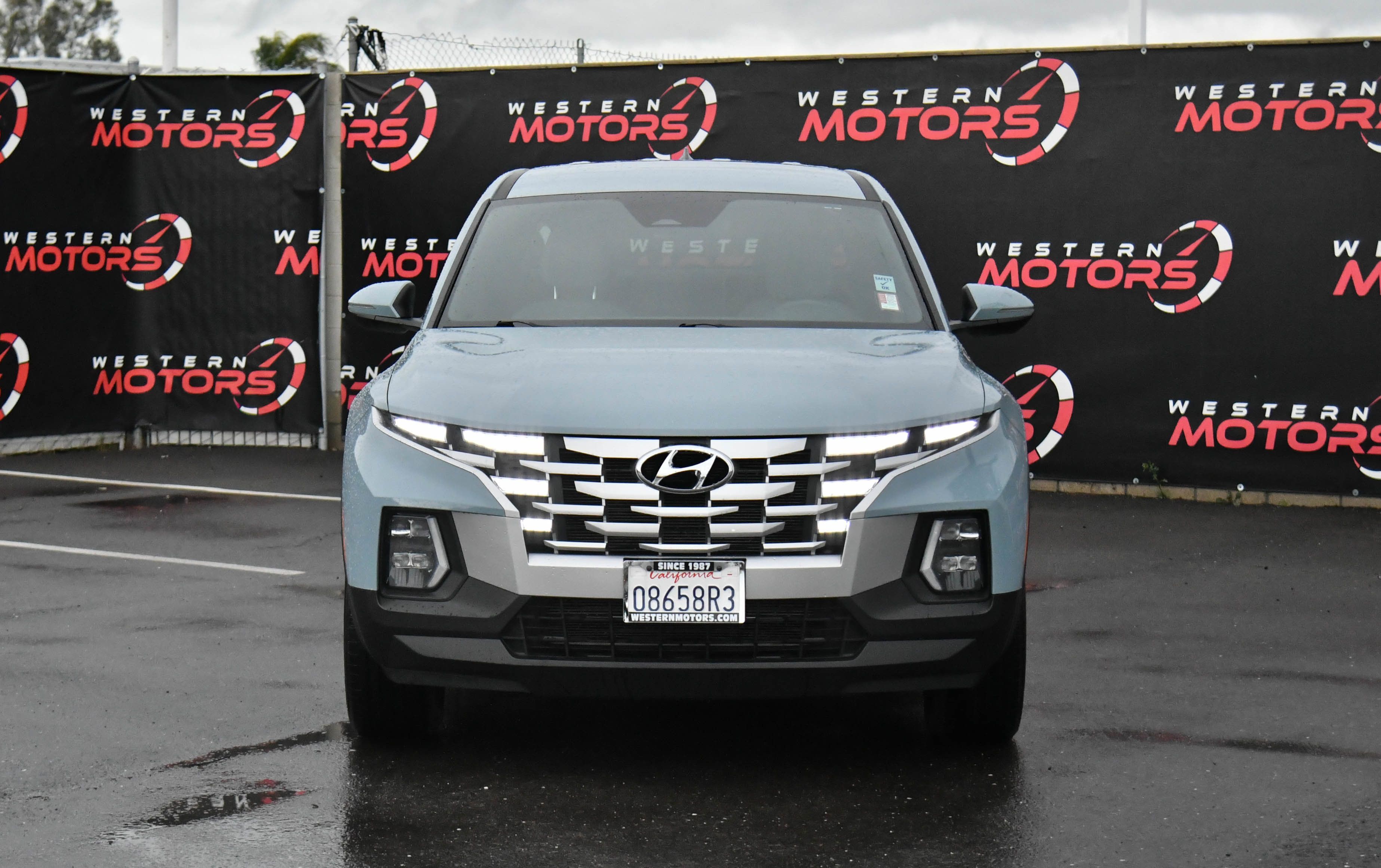 Used 2024 Hyundai Santa Cruz SEL image 2