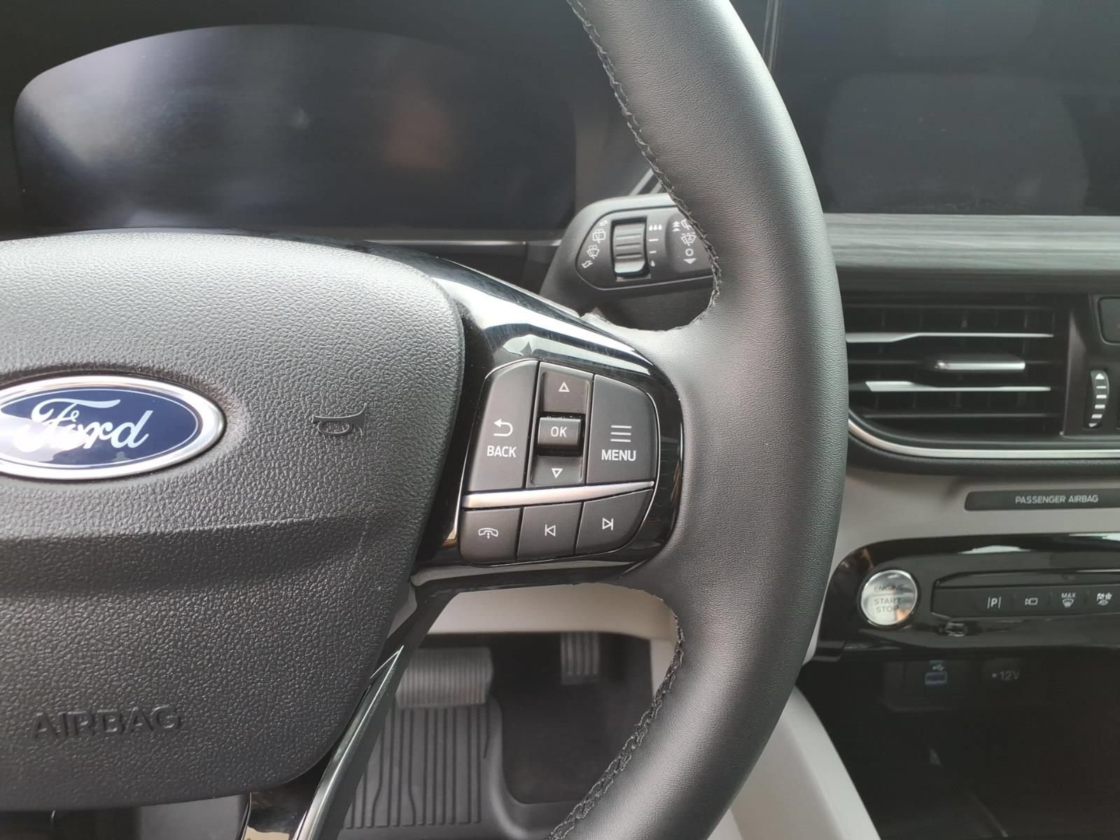 Used 2023 Ford Escape Platinum w/ Premium Technology Package AWD/4WD image 24