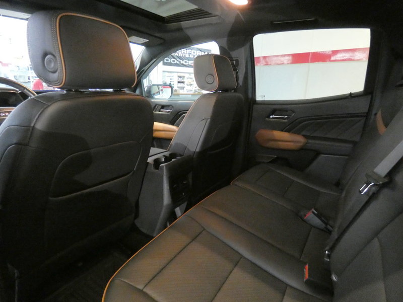 Used 2023 GMC Canyon AT4 w/ AT4 Premium Package AWD/4WD image 33
