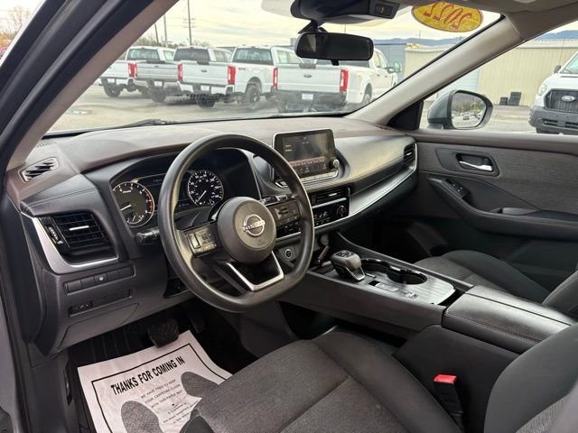 Used 2022 Nissan Rogue SV image 3