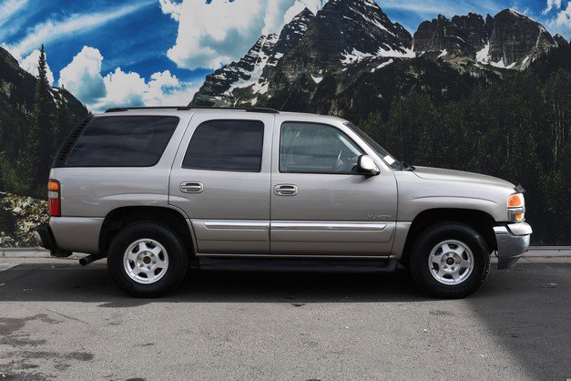 Used 2003 GMC Yukon SLE image 2