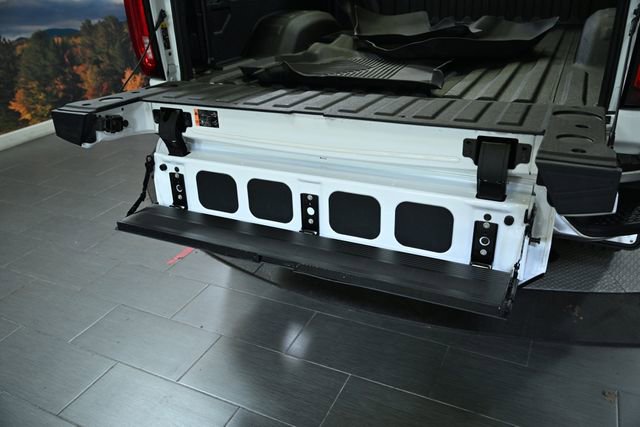 Used 2022 GMC Sierra 2500 SLT w/ SLT Convenience Package image 19