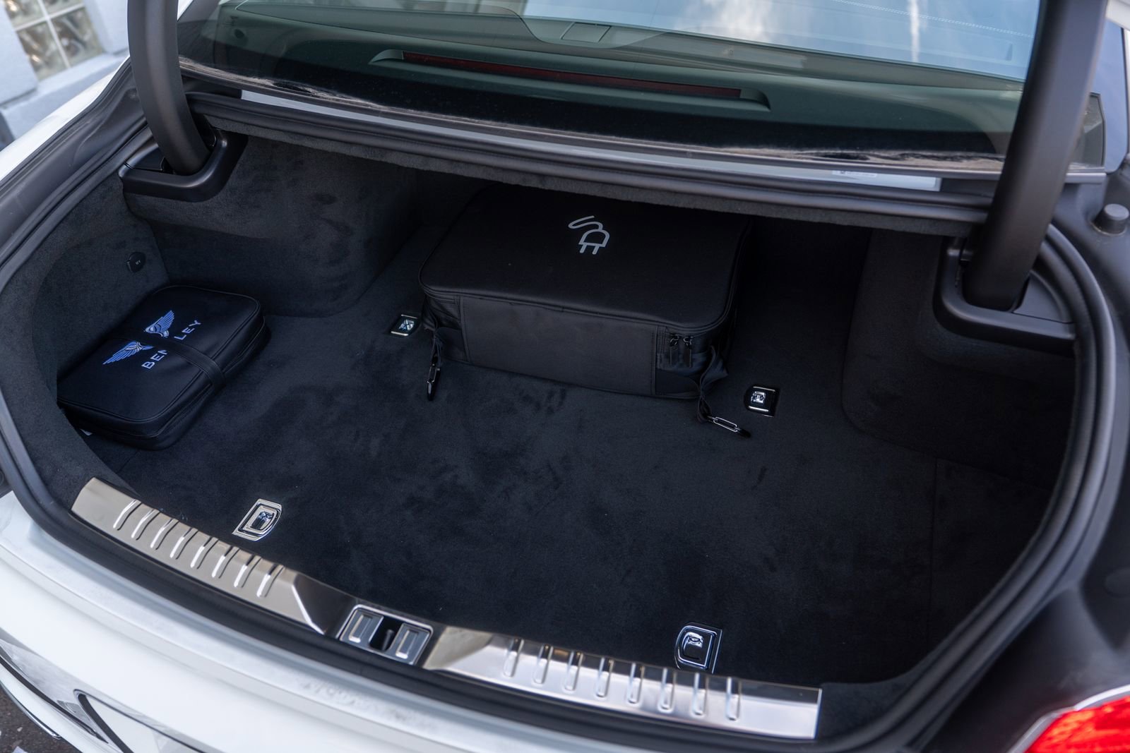 New 2026 Bentley Flying Spur Plug-In Hybrid image 38