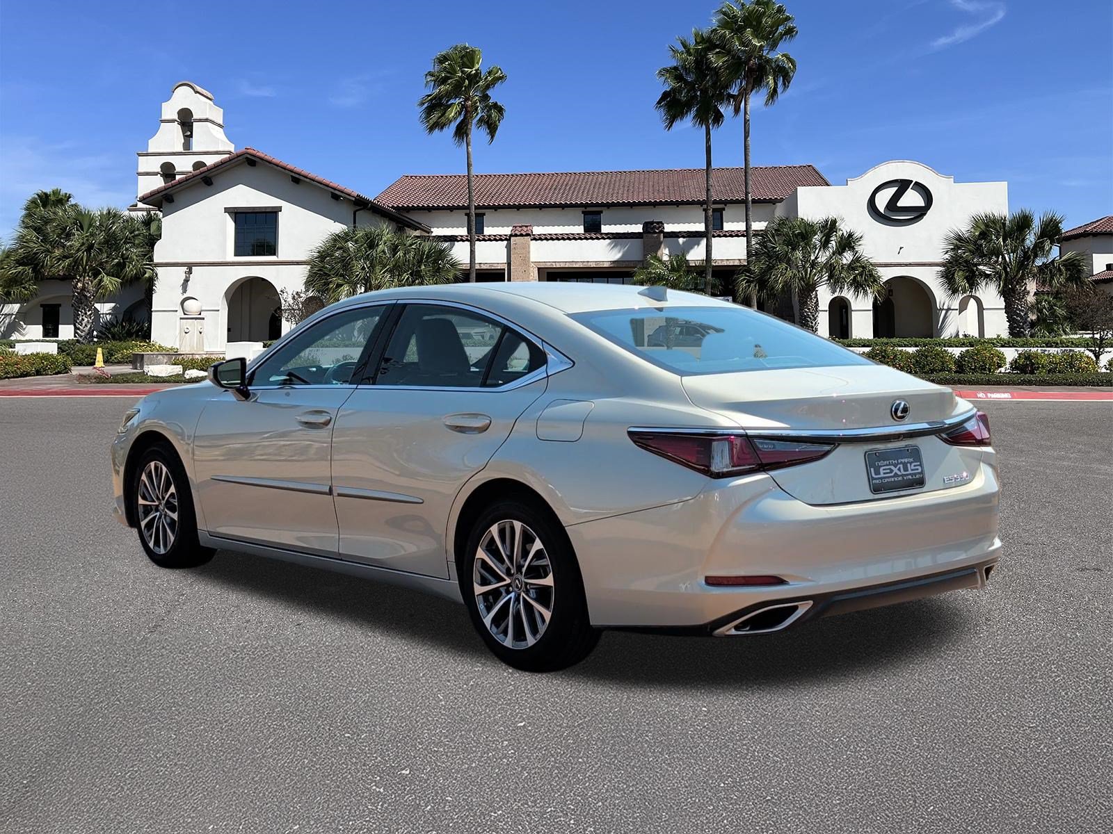 Certified 2022 Lexus ES 350 w/ Accessory Package 2 FWD image 4