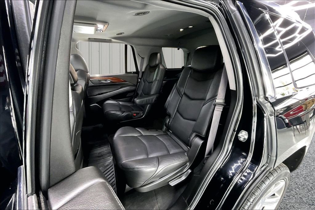 Used 2016 Cadillac Escalade Premium AWD/4WD image 21