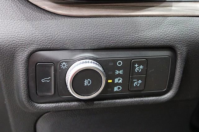 Used 2021 Ford Explorer Limited image 19