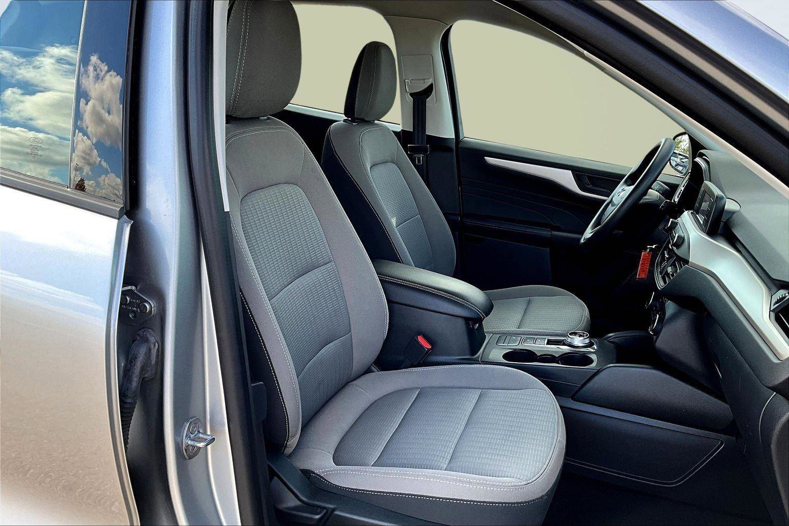 Used 2022 Ford Escape S image 7