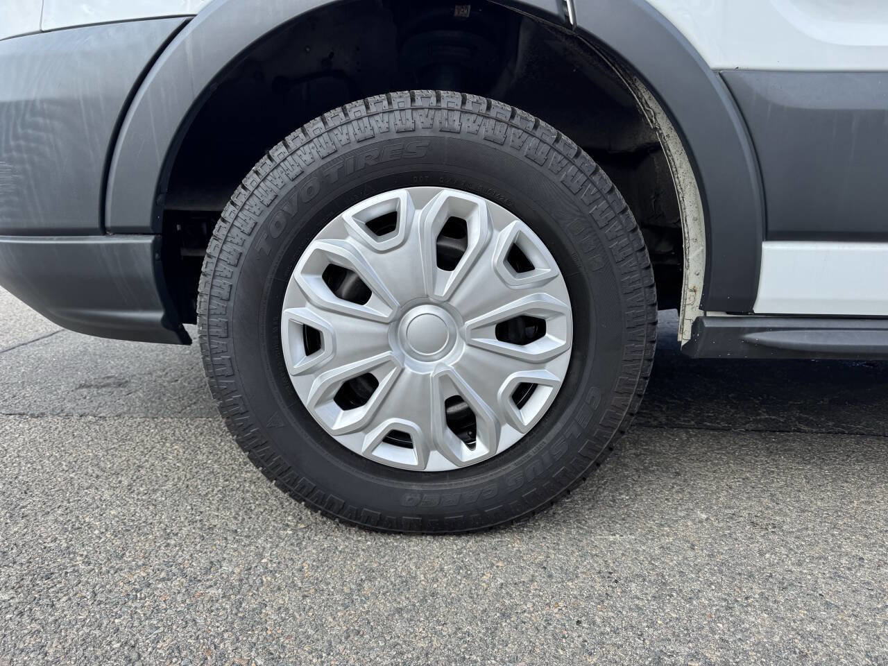 Used 2017 Ford Transit 350 XLT image 4