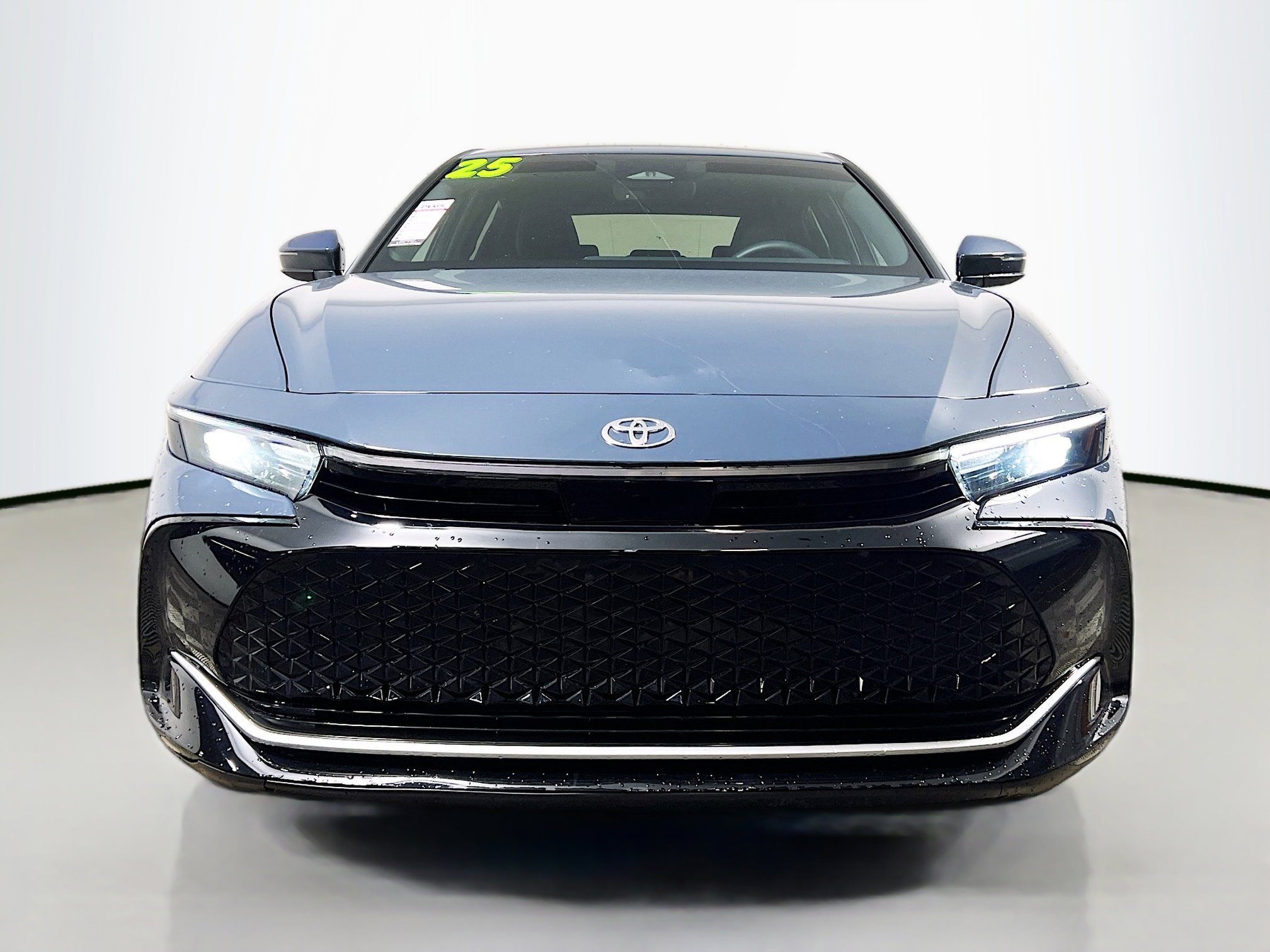 Used 2025 Toyota Crown XLE image 11
